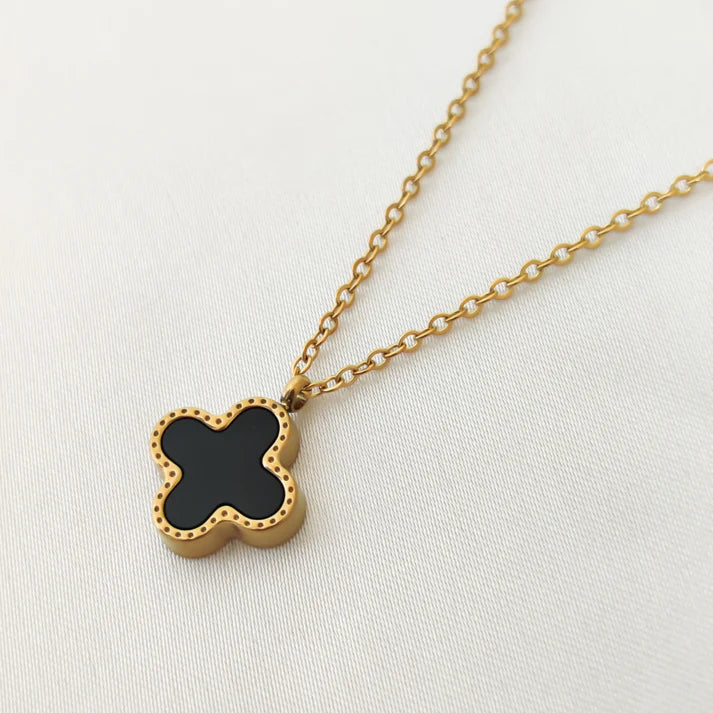 CLOVER NECKLACE BLACK