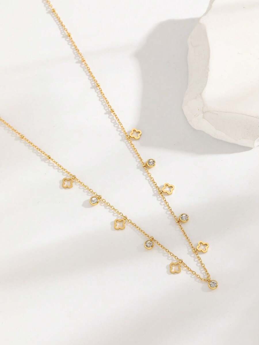 Moonvera Clover Glow Necklace