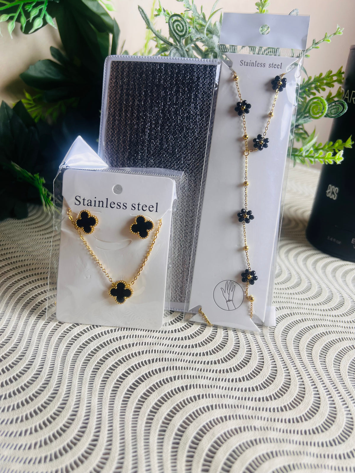 Clover pendant and studs & Hand chain