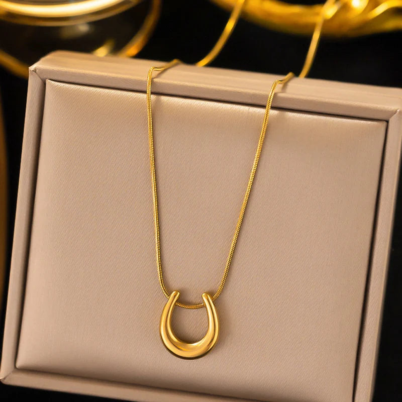 Gold Geometric Pendant – Anti-Tarnish