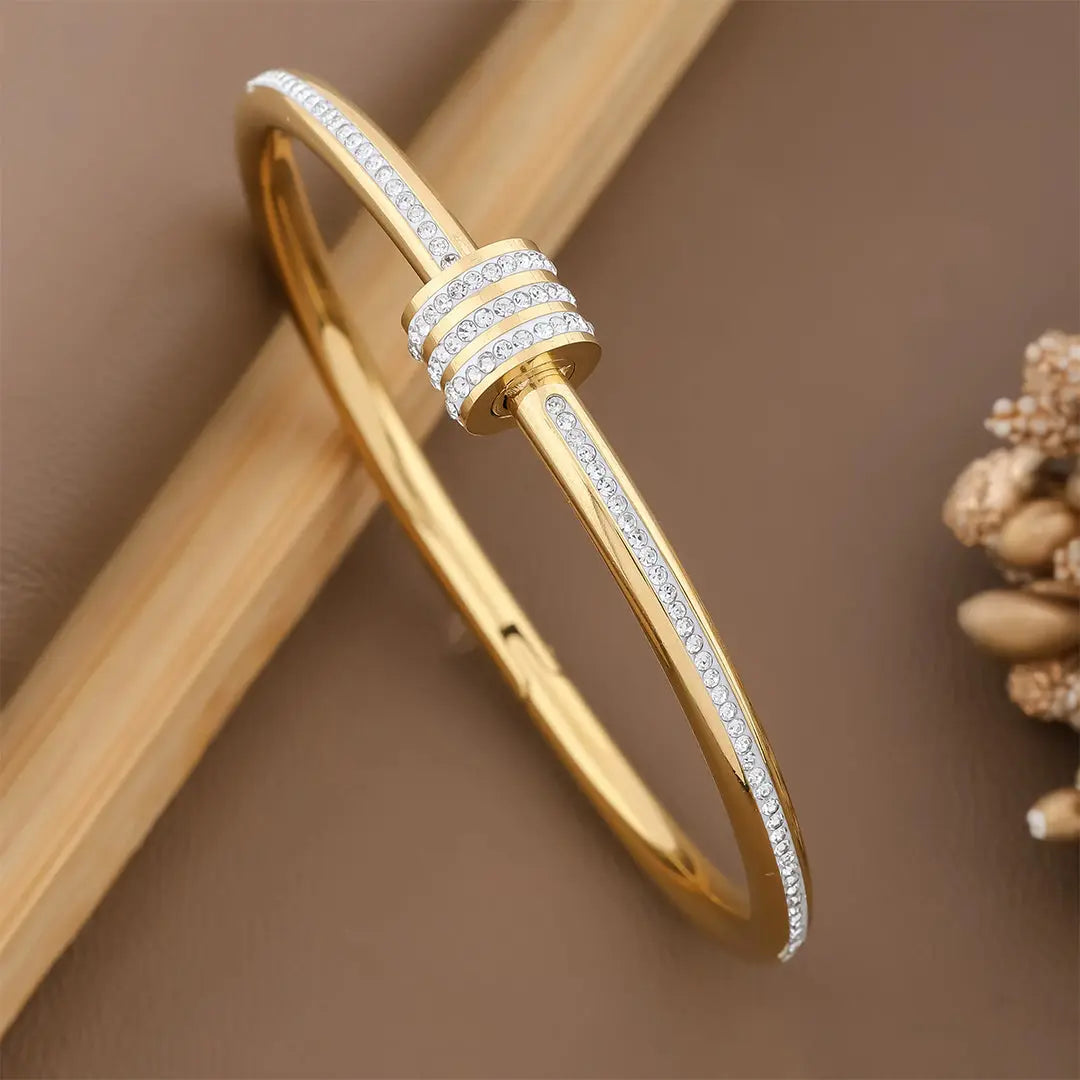 Luxe Pavé Knot Gold Bangle