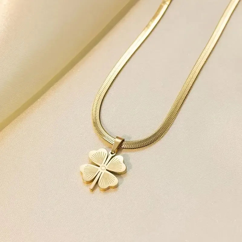 Four-Leaf Clover Golden Necklace - Stainless Steel